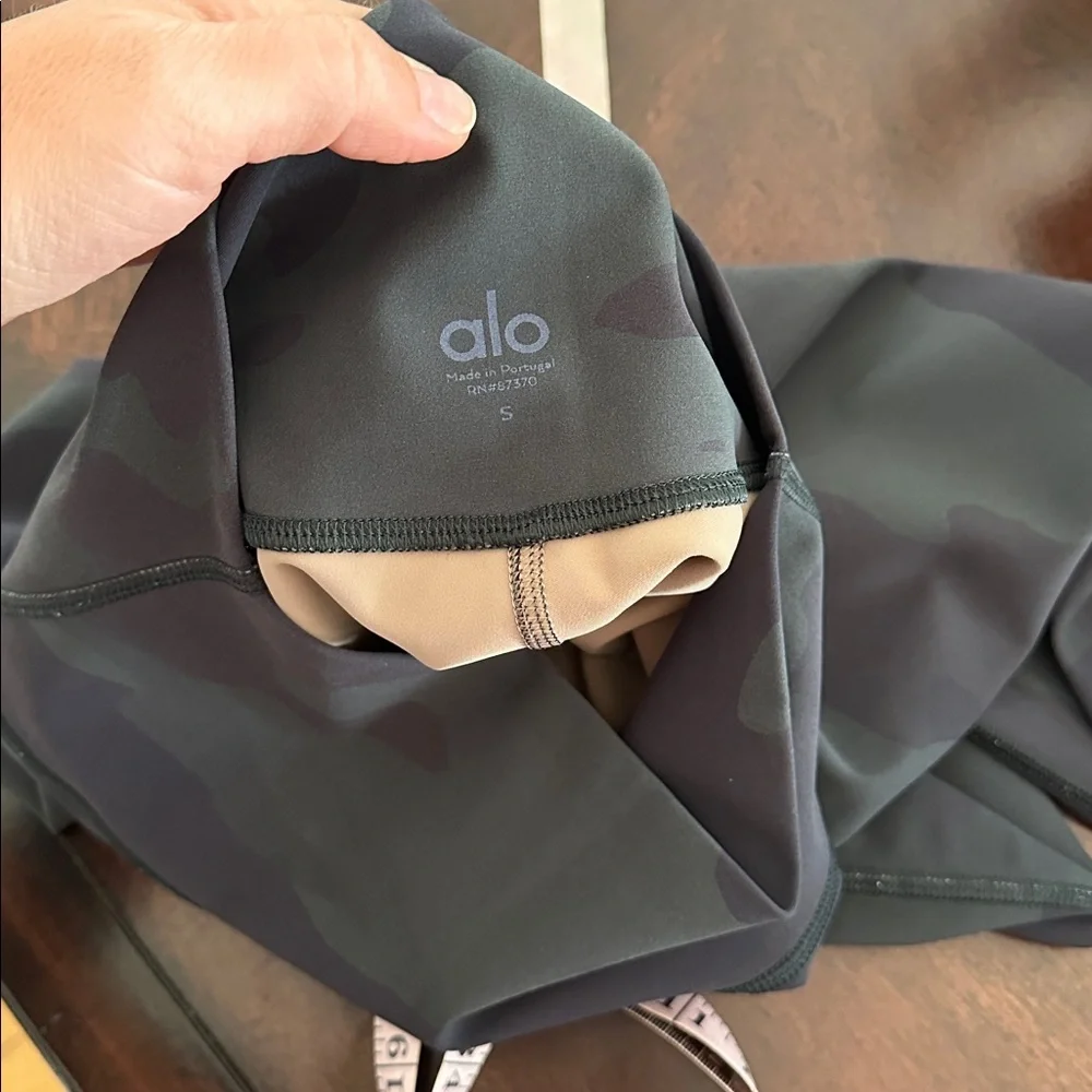 ALO Yoga elevate your